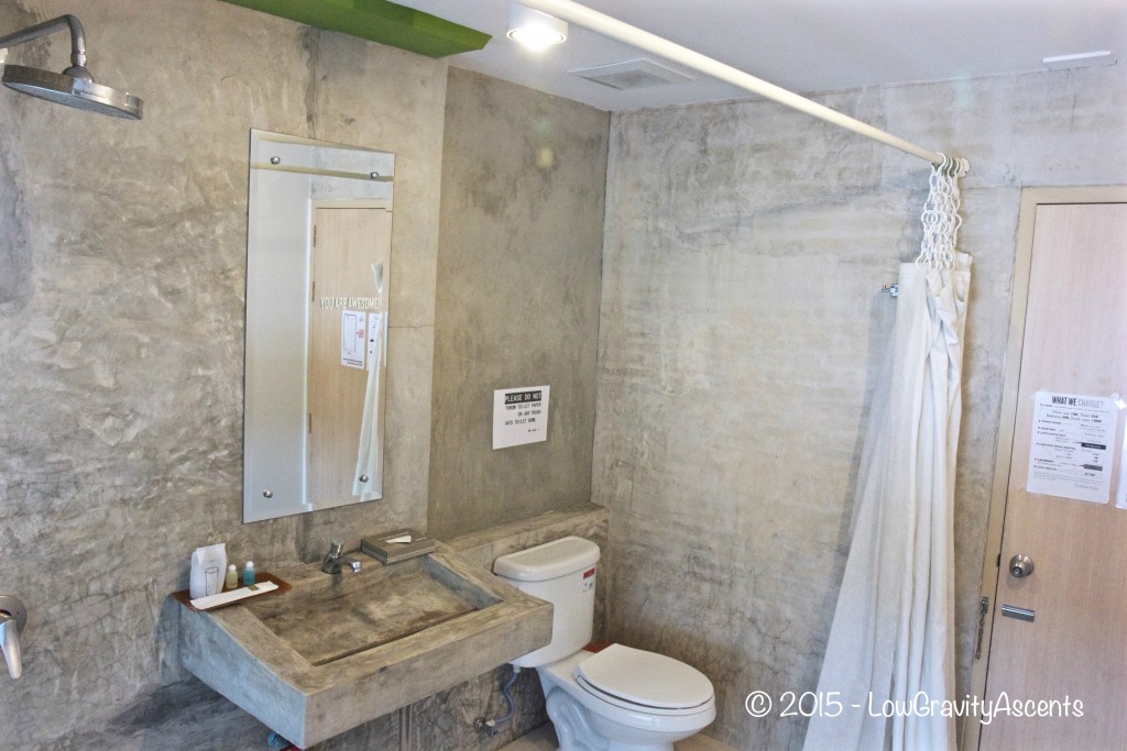 HQ Hostel Private Bathroom
